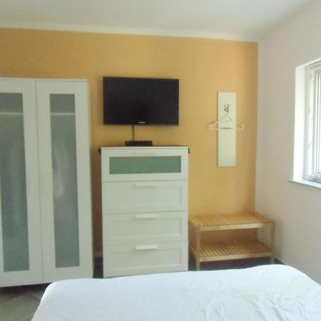 Apartment Kolman Cres Eksteriør bilde